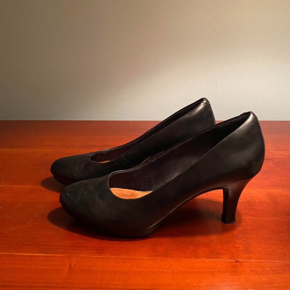 Women's Clark Artisan "Ambry Joy" Black Leather Heels Size 8M